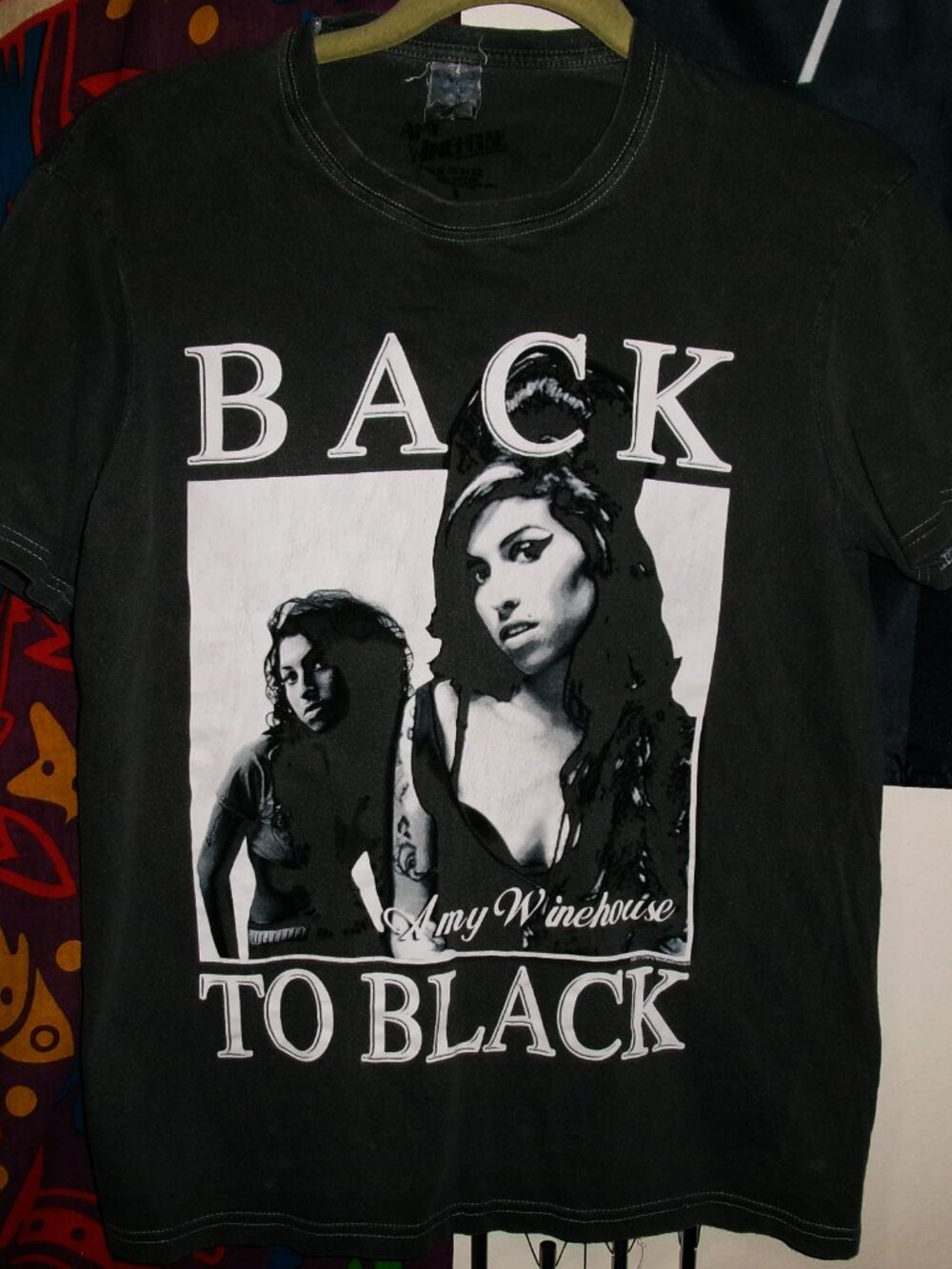 amy winehouse back to black 2 photo uk small woman light black tee - uk pop r&b